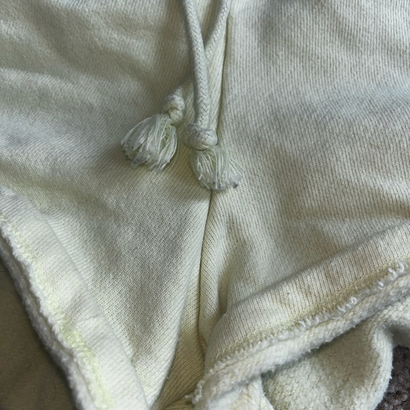 Yellow sweat shorts - Picture 5 of 6